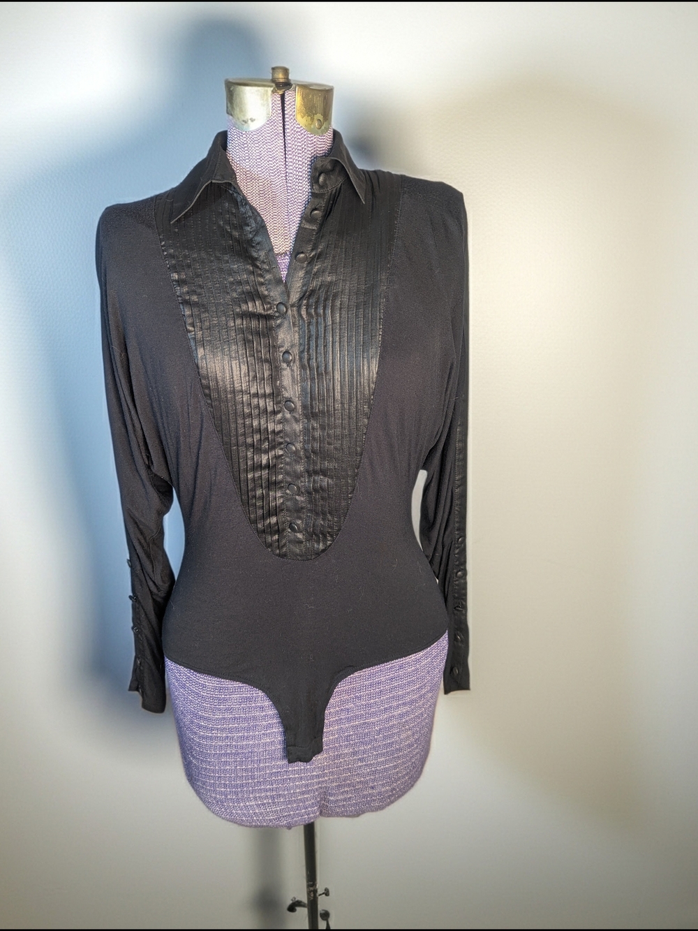 Vintage bebe Black Satin-Trim Long Sleeve Bodysuit